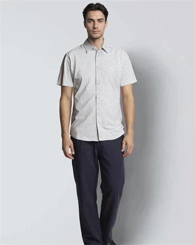 Clean Cut Copenhagen - Clean Formal AOP Stretch Skjorte - Ecru/Light Blue